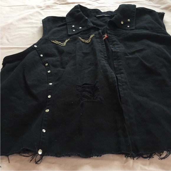 Black Vest with Skull Embroidery - Picture 3 of 7